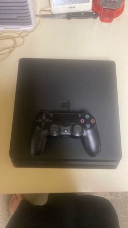 PS4 Slim + games