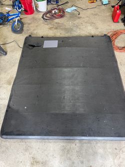 Factory 4th gen Ram Tonneau cover 6’4” bed