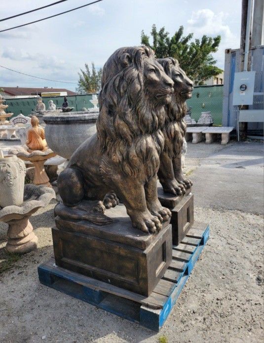 Concrete Lion with Pedestal / Cement Garden Lions