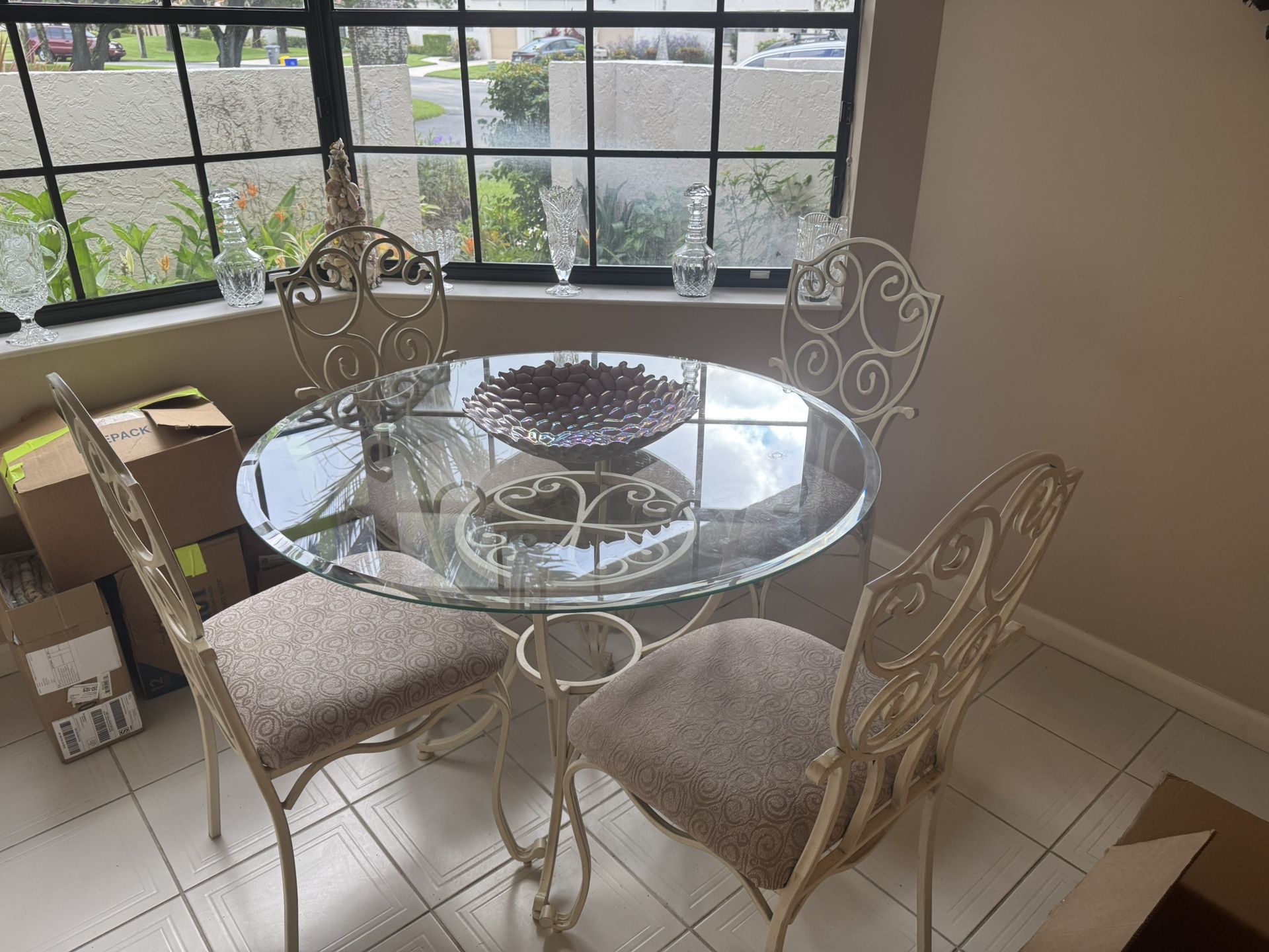 Dining Table W/ 4 Chairs