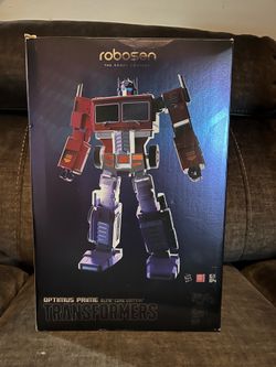 Robosen Optimus Prime Elite Core Edition