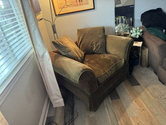 Free Green Velvet Chair