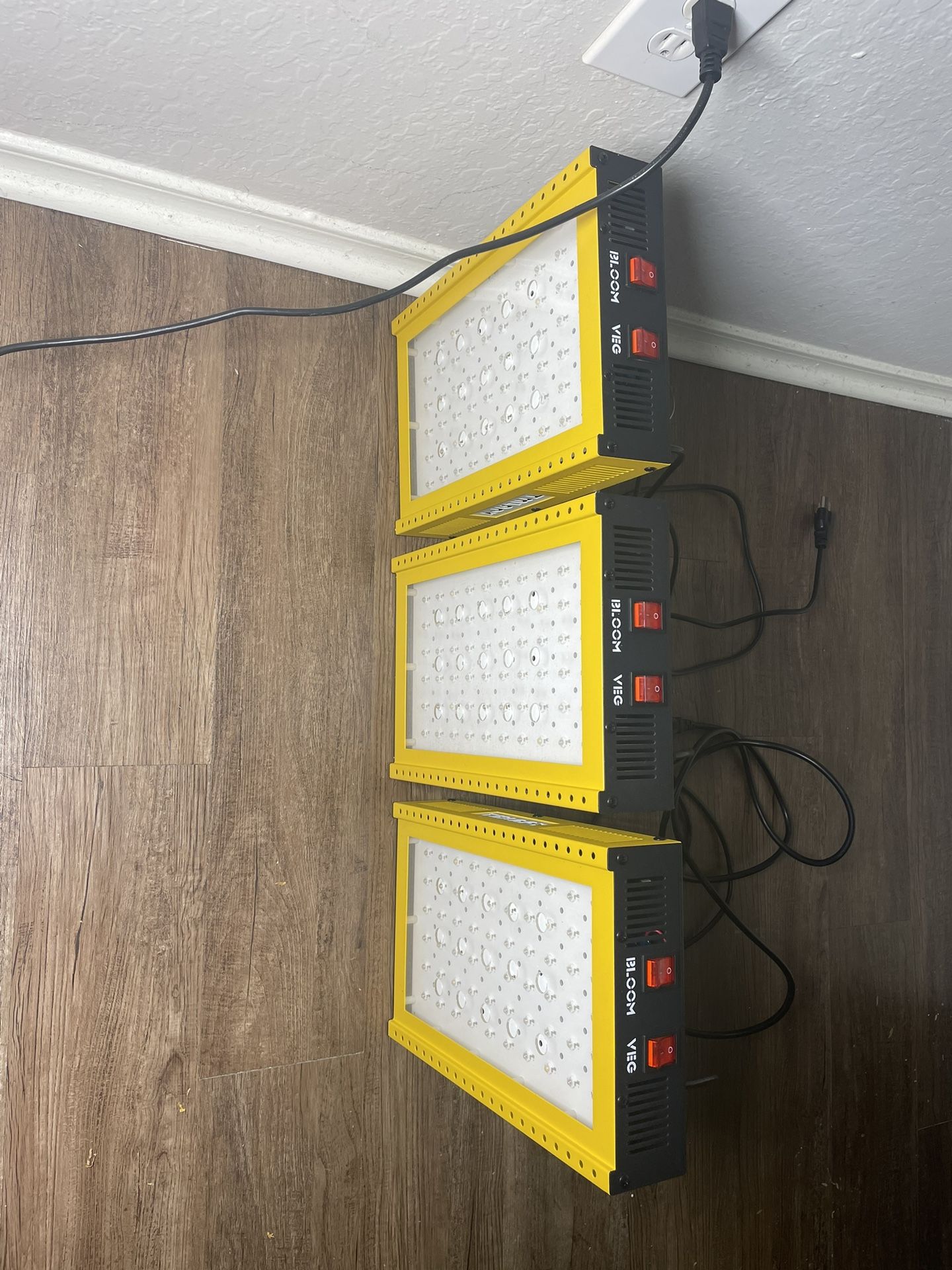 Set Of 3 Grow Lights