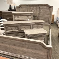 New King Bedroom  🔥🔥 SOLID WOOD 