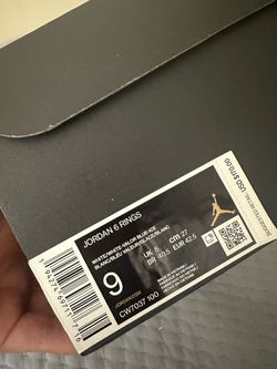 JORDAN RETRO 6 UNC Size9