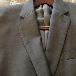Men’s suit. Grey. 40 regular.