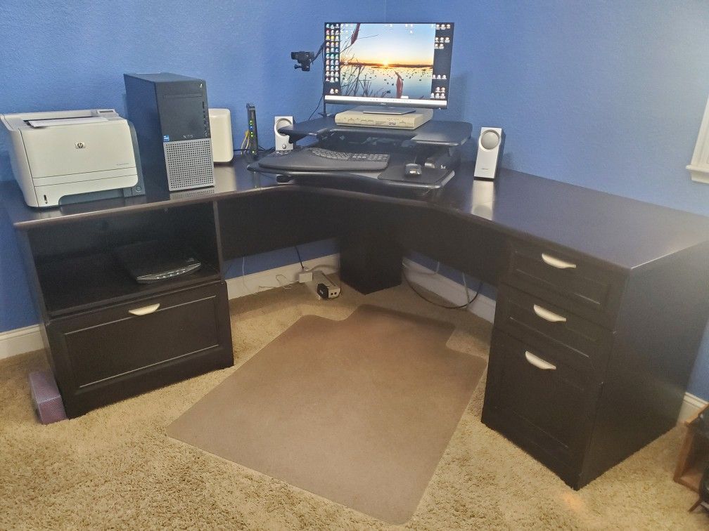 L-shaped or Corner Computer Desk. Other Accessories In Picture are NOT included.