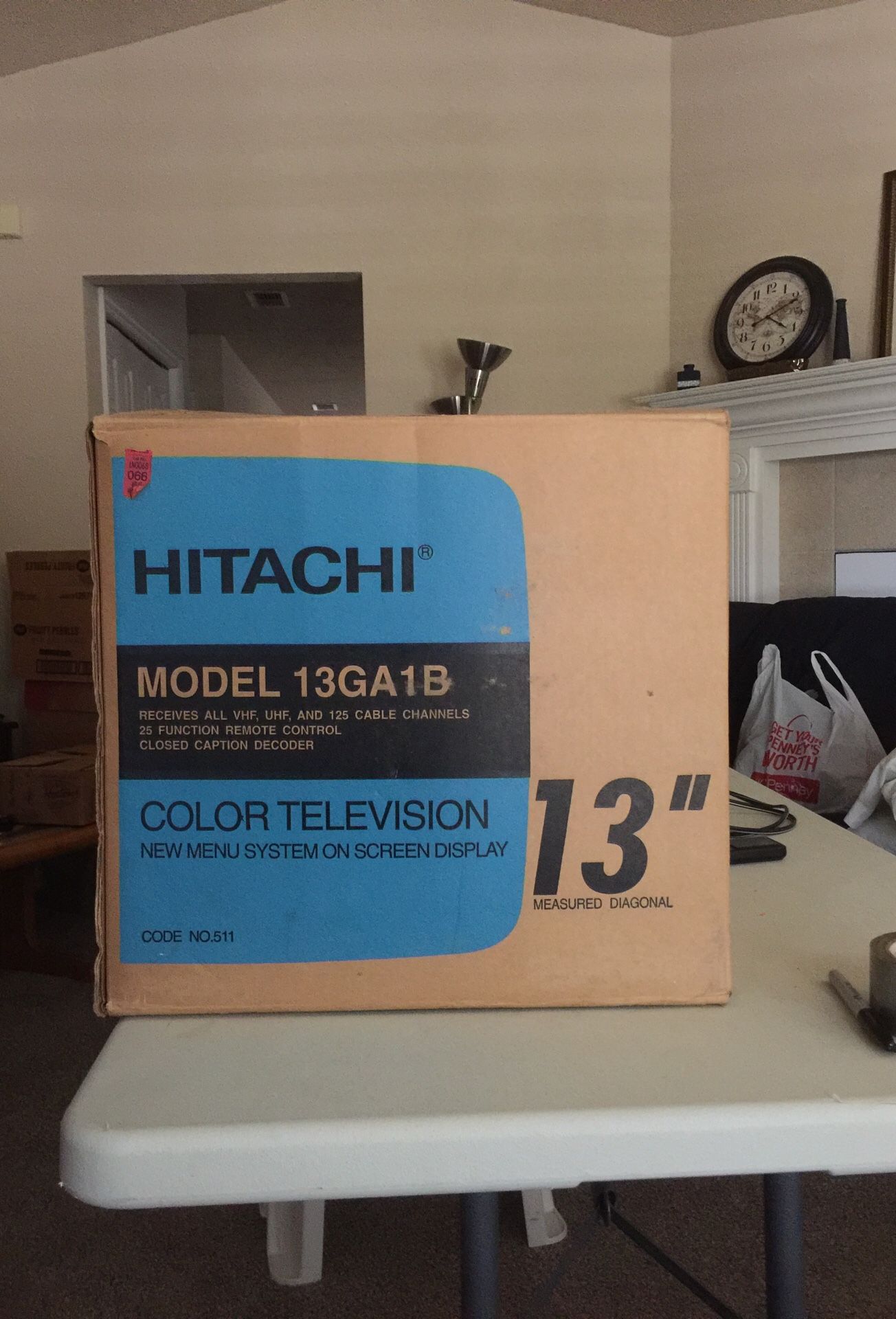Hitachi 13” Color Television Great Condition