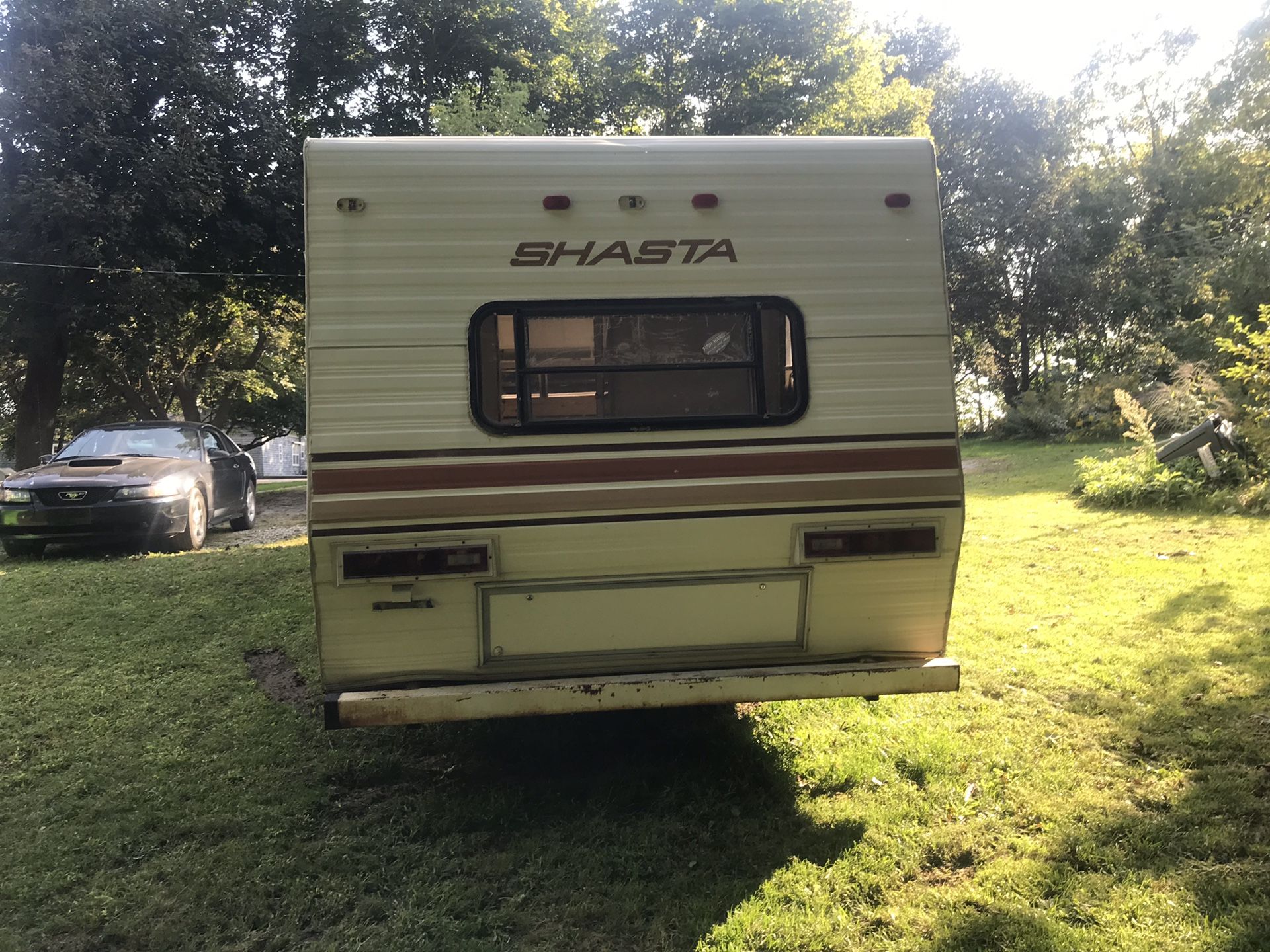 Shasta travel trailer 32’