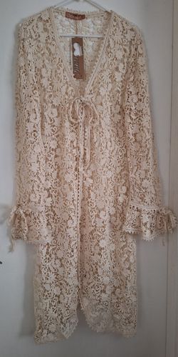 ELEGANT VINTAGE LACE BOOT LENGTH SWEATER