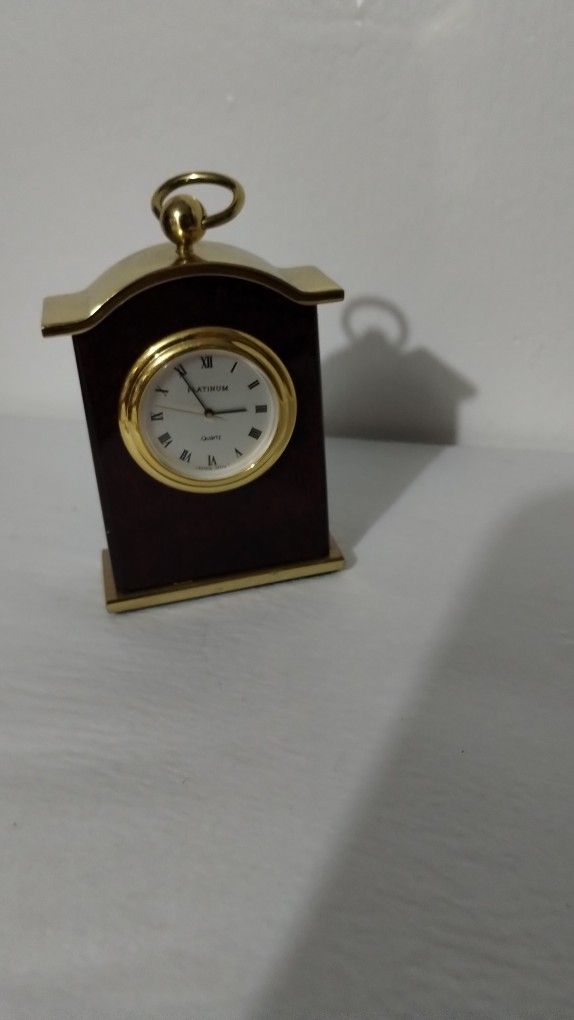 MINIATURE MAHOGANY - BRASS  MANTLE CLOCK 3"×2.5"×1" - P999