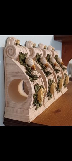#1638, Vintage plaster corbels x4.