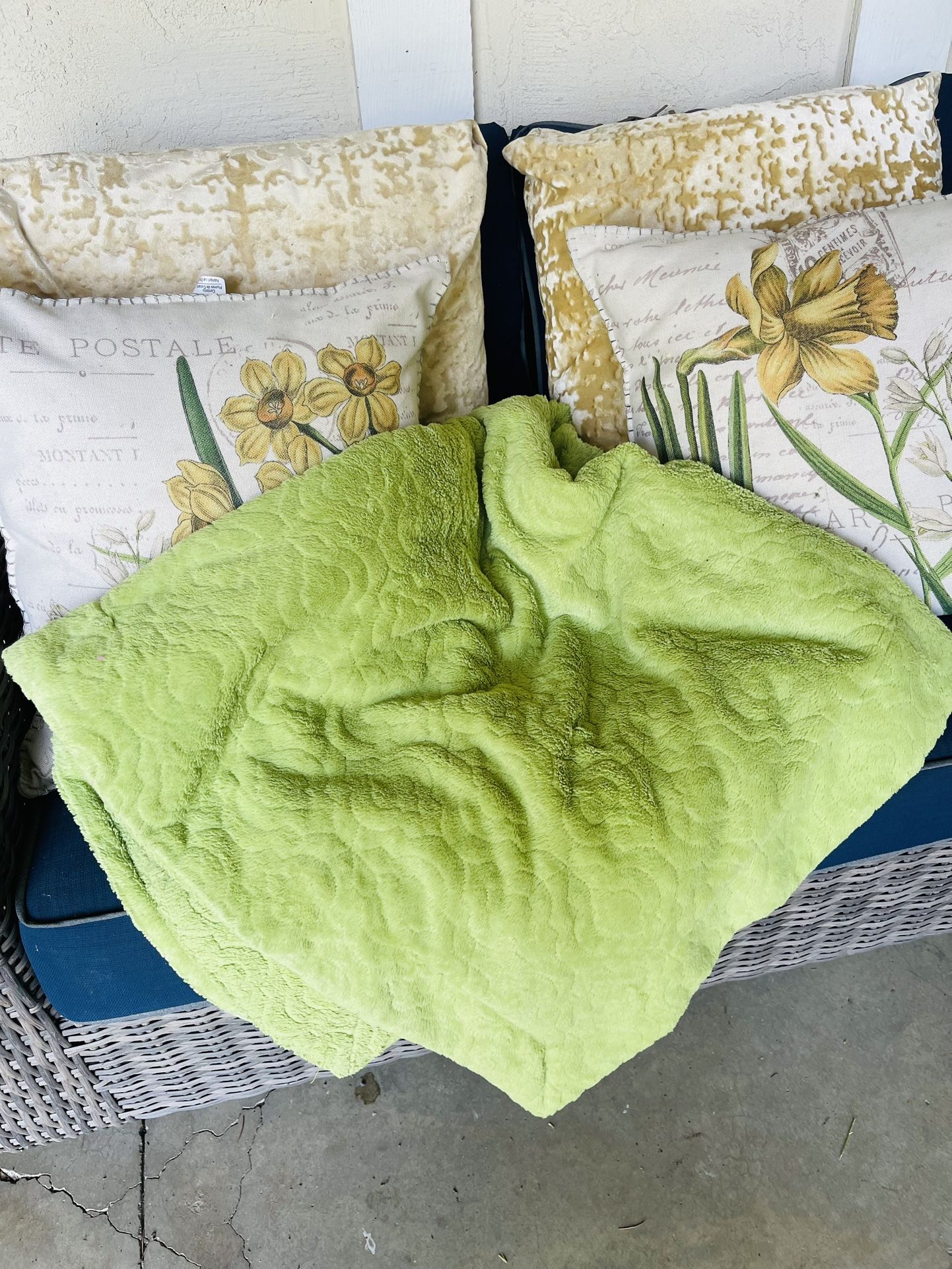Green Throw Blanket