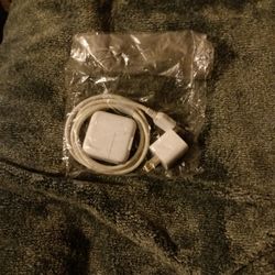 IPHONE OR IPOD CHARGER BRAND NEW 