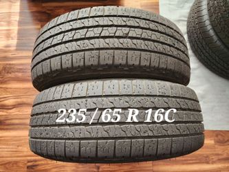 235 / 65 R 16C (2) TIRES GOODYEAR
