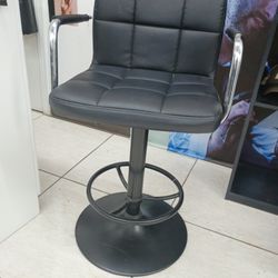 Hydraulic Salon Styling Chair – Black