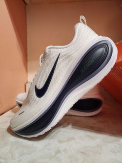 Nike Vomero Plus Wide size 12.5