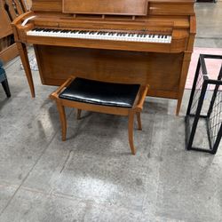 Baldwin piano