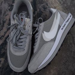 Nike lb waffle sf
Sacai fragment grey