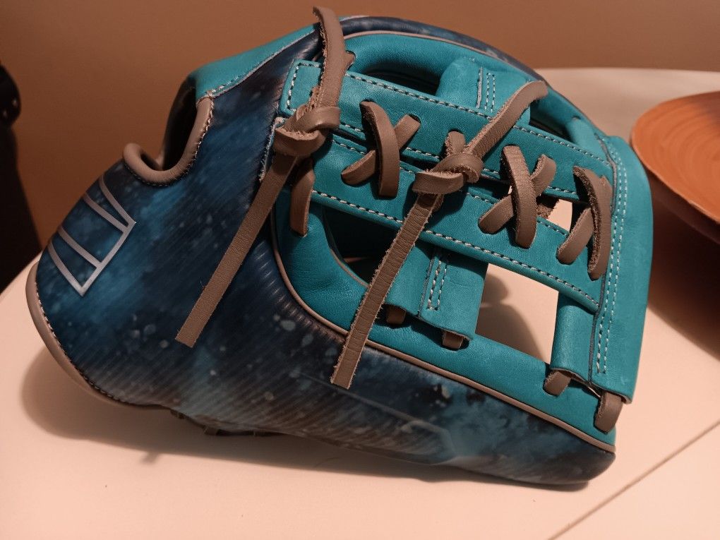 Rawlings Rev1x 11.5 Inch Glove. Brand New Never Used. Only $200