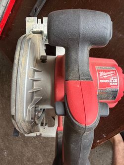Milwaukee corded circular saw
