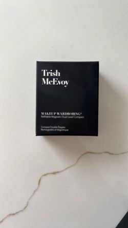 Trish McEvoy Refillable Magnetic, Dual Level Compact. NEW ! 