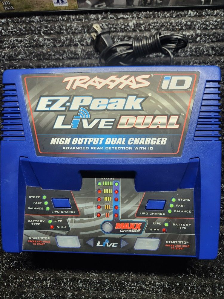 Traxxas EZ Peak live dual battery charger