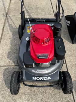 Commercial Honda HRC216 Mower