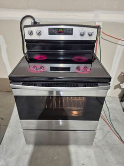 Amana 30-inch Freestanding Glass-Top (Smooth-Top) Electric Range