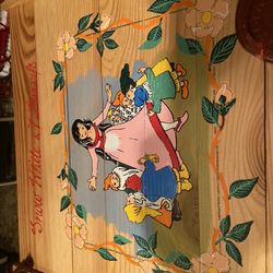 Snow White N Seven Dwarfs Poloanise Set In Wooden Box 