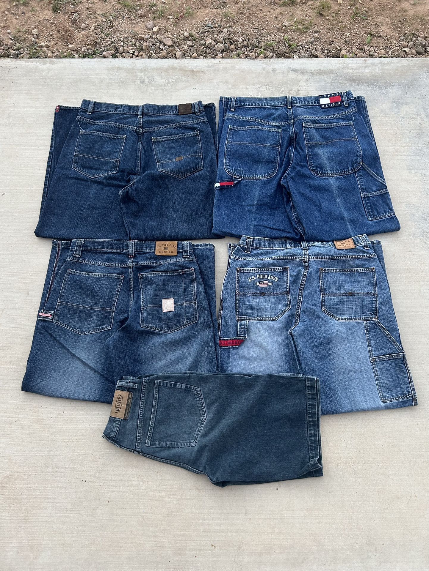 Baggy Jeans For Beginner Resellers (Negotiable Price)