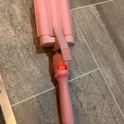 Like New Mermade Triple Wavy Curler
