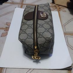 Use Gucci Accessory Bag Very Good Condition Like You