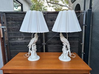Vintage Hollywood Regency Parrot Lamps - Matching Pair – Original Shade