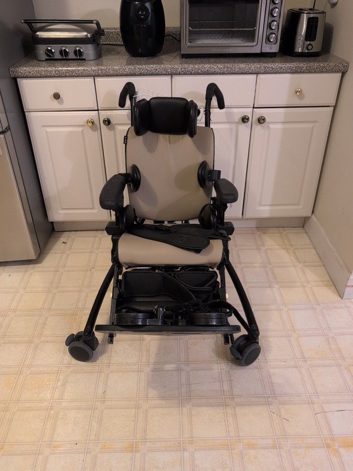 Rifton Activity Chair 850