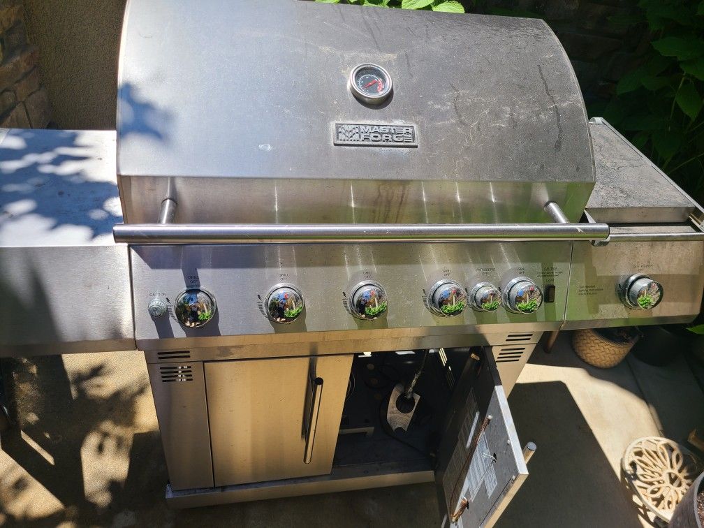 Master Forge gas grill