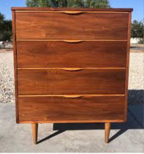 Mid Century Modern Tall Dresser
This is a mid century modern tall dresser Chest