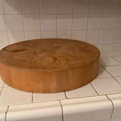 Large Wooden Cutting Board, Round, Raised
