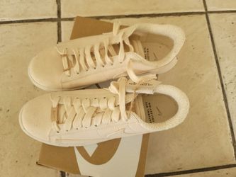 Nike Women Shoe Size 9 New 