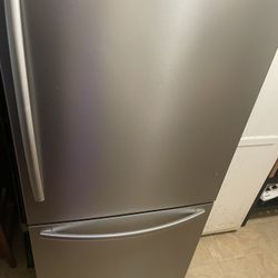 Bottom Freezer Refrigerator 