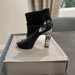 BCBG MAXAZRIA Bootie