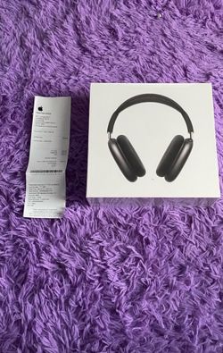 Apple Max’s midnight gray
