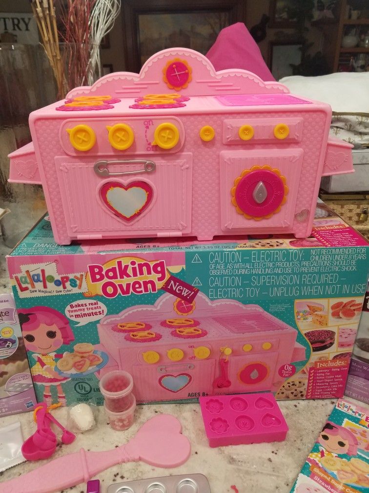 Lalaloopsy Easy Bake Oven With All The Attachments And Extra Baking Ingredient Boxes