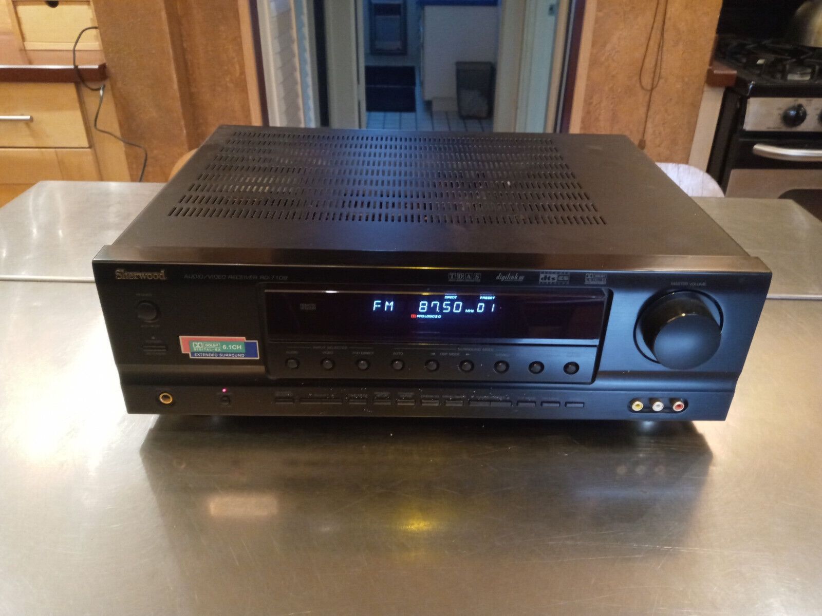 Sherwood Receiver RD7108+pioneer/305 5 Speakers + Subwoofer