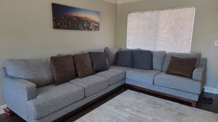 Sectional couch