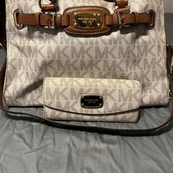 Michael Kors Handbag With Wallet 