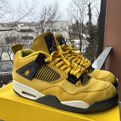 Air Jordan 4 Lighting Size 13