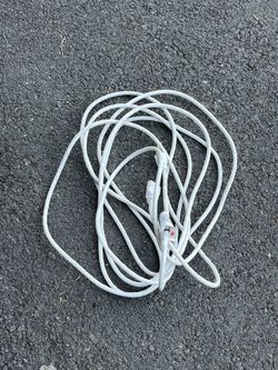 White three-prong 300V 25ft foot electrical extension cord