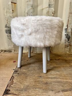 Stool - Seat - Faux Fur