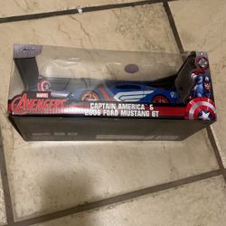 2006 Ford Mustang GT with Captain America Diecast Figurine Avengers Marvel 1/24
